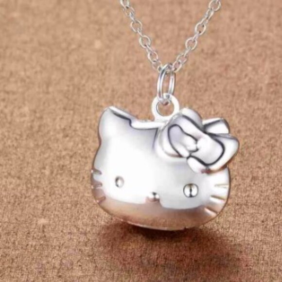 Hello Kitty Charm Necklace - Picture 4 of 5